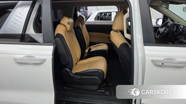 Kia Carnival 4th generation 2023 Белый из Кореи, фото 3