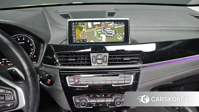 BMW X1 (F48) 2021 Черный из Кореи, фото 3