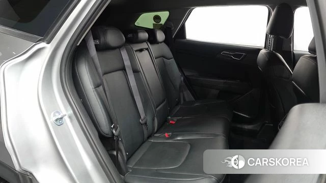 Kia Sportage 5th Generation 2022 Серебристо-серый из Кореи, фото 3