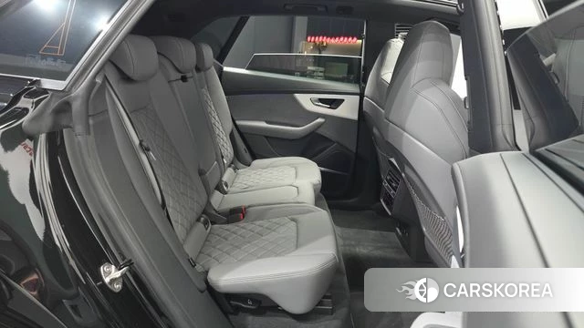 Audi Q8 (4M) 2025 Черный из Кореи, фото 3