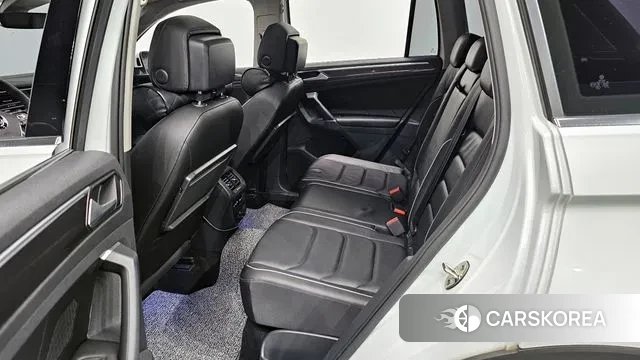 Volkswagen Tiguan second Generation 2018 Белый из Кореи, фото 3