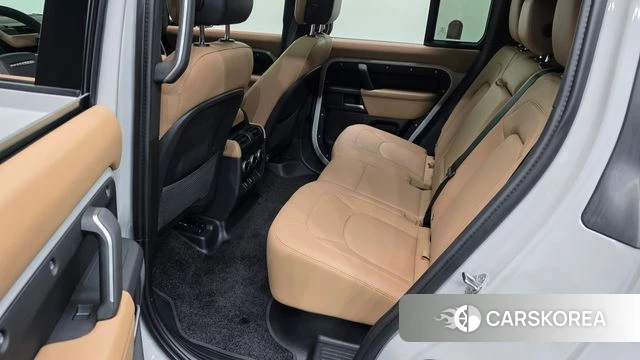 Land Rover Defender (L663) 2026 Серебристо-серый из Кореи, фото 3