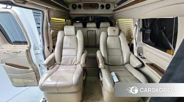 Chevrolet Express Van 2018 Белый из Кореи, фото 3