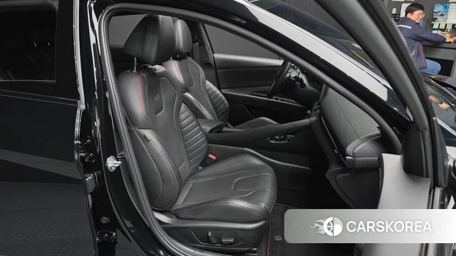 Hyundai The New Avante (CN7) 2024 Черный из Кореи, фото 3