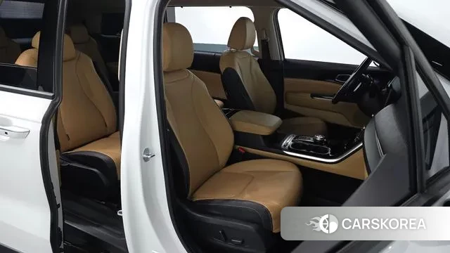 Kia Carnival 4th generation 2023 Белый из Кореи, фото 3