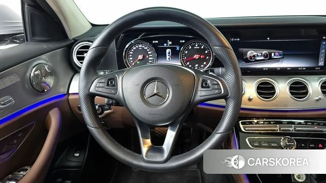 Mercedes-Benz E-Class W213 2018 Серебряный из Кореи, фото 3