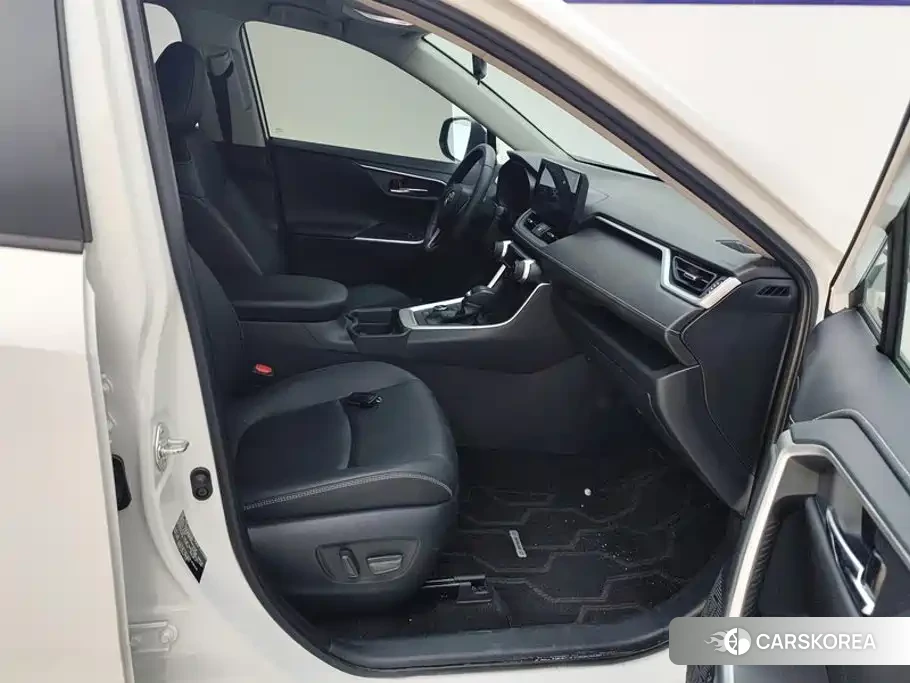 Toyota RAV4 2023 Белый из Китая, фото 3