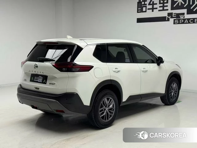 Nissan Qijun 2022 Белый из Китая, фото 3