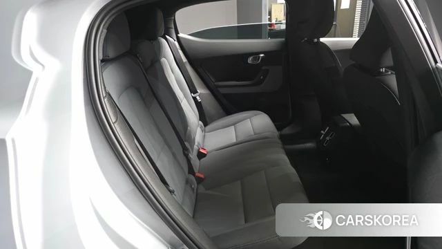 Polestar Polestar 2 2022 Светло-серебряный цвет из Кореи, фото 3