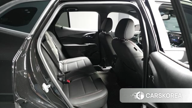 Chevrolet (GM Daewoo) Trax Crossover 2024 Черный из Кореи, фото 3
