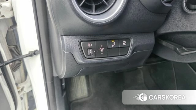 Kia The New K3 2nd generation 2022 Белый из Кореи, фото 3