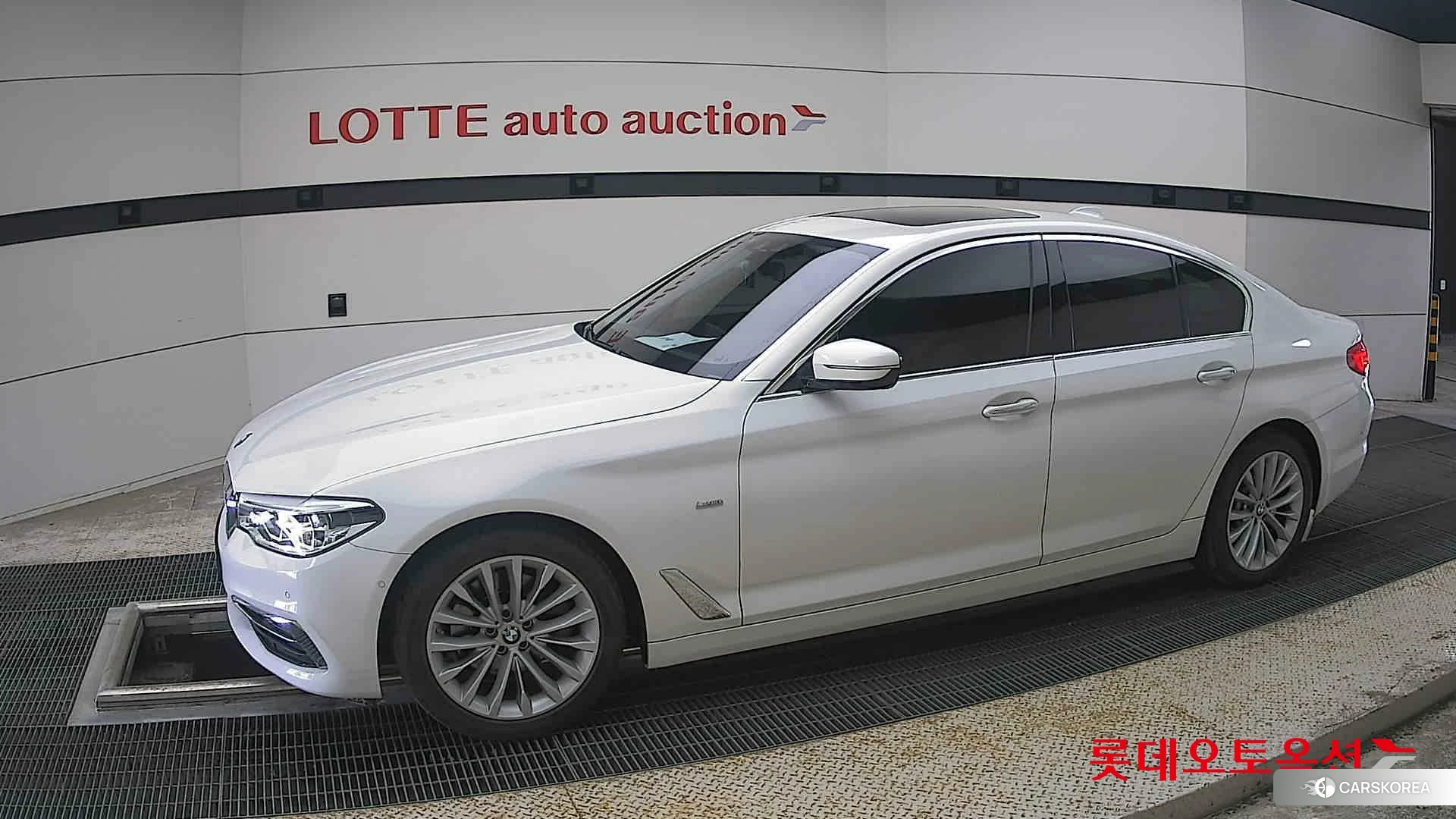 BMW  520d 2018 Белый из Кореи, фото 3