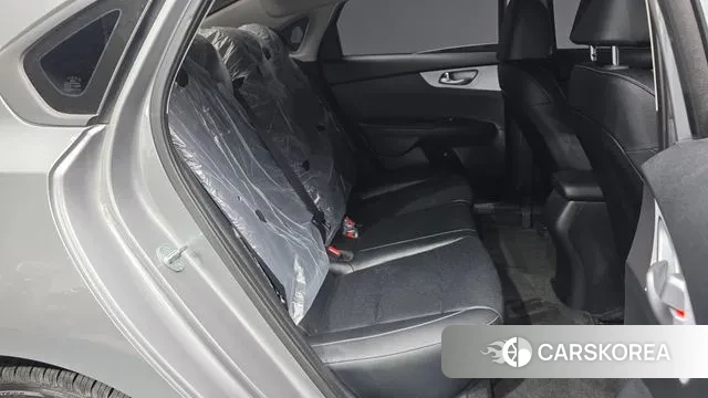 Kia The New K3 2nd generation 2023 Серебряный из Кореи, фото 3