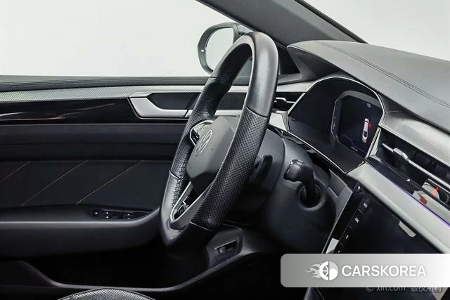 Volkswagen CC 2023 Белый из Китая, фото 3
