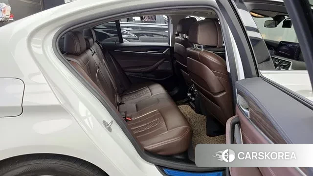 BMW 5 Series (G30) 2020 Белый из Кореи, фото 3