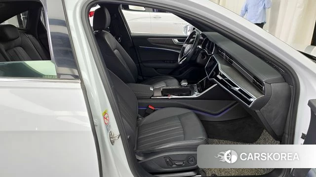 Audi A6 (C8) 2021 Белый из Кореи, фото 3