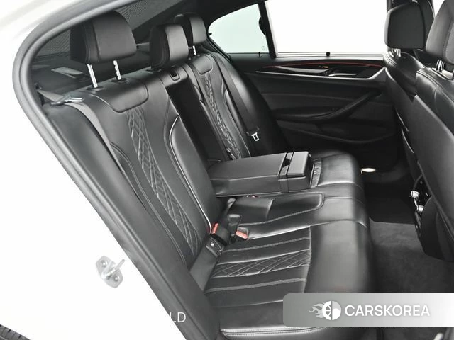 BMW 5 Series (G30) 2019 Белый из Кореи, фото 3