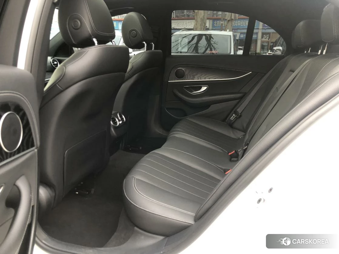 Mercedes-Benz E-Class 2022 Белый из Китая, фото 3