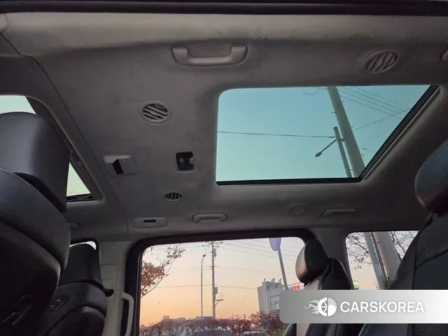 Hyundai Staria 2021 Белый из Кореи, фото 3