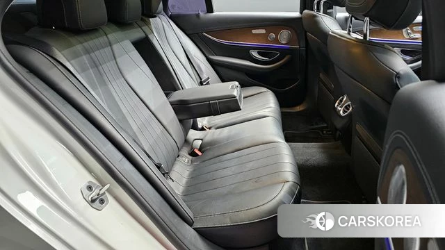 Mercedes-Benz E-Class W213 2019 Белый из Кореи, фото 3