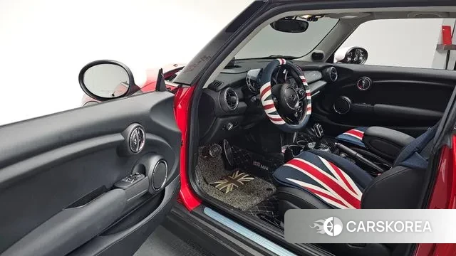 Mini Cooper 2021 Красный из Кореи, фото 3