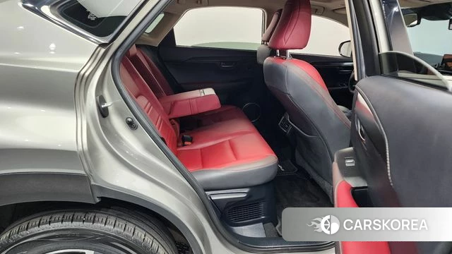 Lexus NX300h 2018 Серебряный из Кореи, фото 3