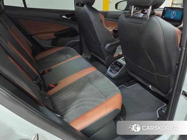 Volkswagen ID.4 2023 Белый из Кореи, фото 3