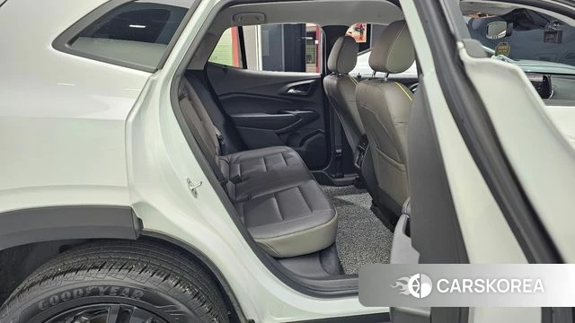 Chevrolet (GM Daewoo) Trax Crossover 2024 Белый из Кореи, фото 3