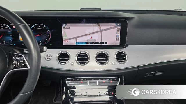 Mercedes-Benz E-Class W213 2021 Белый из Кореи, фото 3