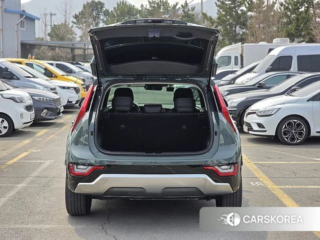 Kia Di Ol Nu Niro 2022 Светло-зеленый из Кореи, фото 3