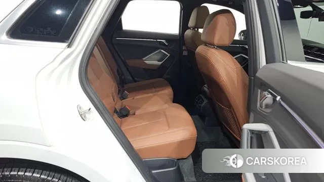 Audi Q3 (F3) 2020 Белый из Кореи, фото 3