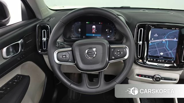 Volvo XC40 2023 Черный из Кореи, фото 3