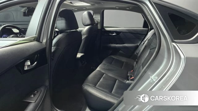 Kia The New K3 2nd generation 2024 Серый из Кореи, фото 3