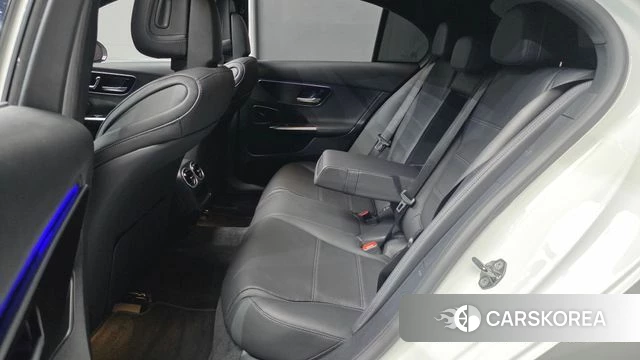 Mercedes-Benz C-Class W206 2024 Белый из Кореи, фото 3
