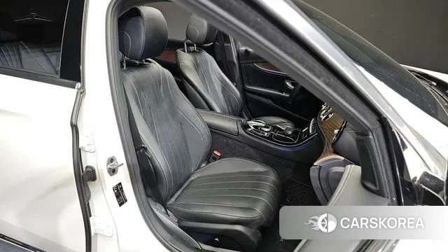 Mercedes-Benz E-Class W213 2019 Белый из Кореи, фото 3