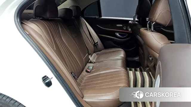 Mercedes-Benz E-Class W213 2018 Белый из Кореи, фото 3