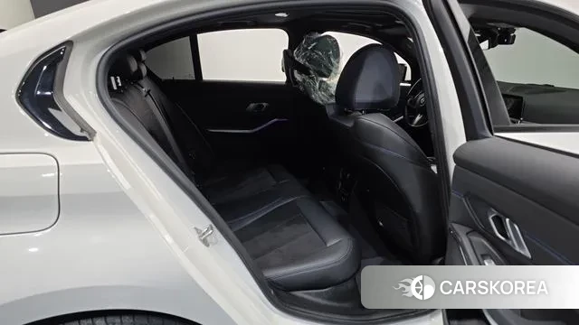 BMW 3 Series (G20) 2022 Белый из Кореи, фото 3