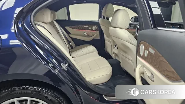 Mercedes-Benz E-Class W213 2023 Синий из Кореи, фото 3