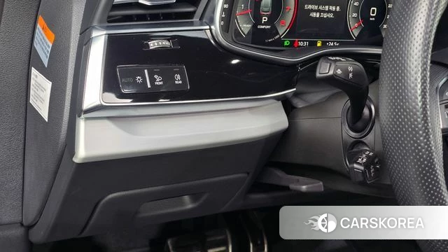 Audi Q8 (4M) 2022 Серый из Кореи, фото 3