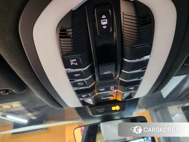 Porsche Macan 2023 Белый из Кореи, фото 3