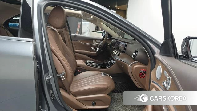 Mercedes-Benz E-Class W213 2019 Серый из Кореи, фото 3