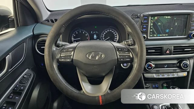 Hyundai Kona 2018 Светло-серебряный цвет из Кореи, фото 3