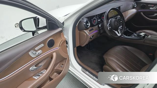 Mercedes-Benz E-Class W213 2019 Белый из Кореи, фото 3