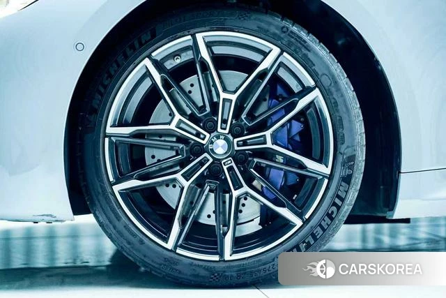 BMW M2 2024 Серебристо-серый из Китая, фото 3