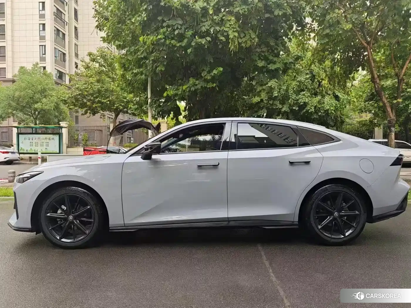 Chang'an Changan UNI-V 2022 Silver/gray из Китая, фото 3