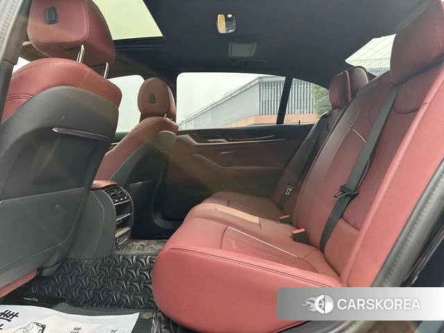 BMW 5 series 2024 Черный из Китая, фото 3