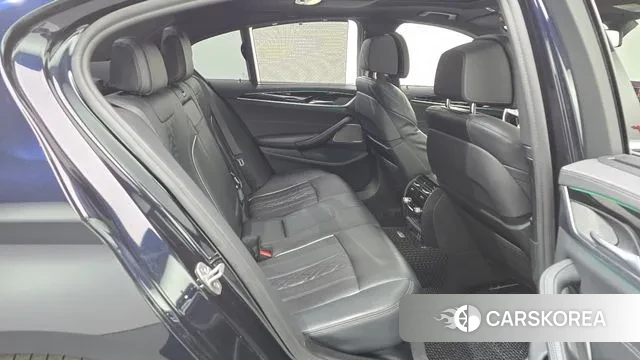 BMW 5 Series (G30) 2021 Черный из Кореи, фото 3