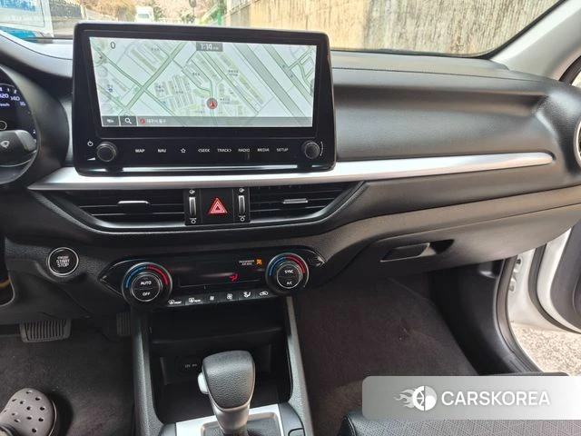 Kia The New K3 2nd generation 2022 Белый из Кореи, фото 3