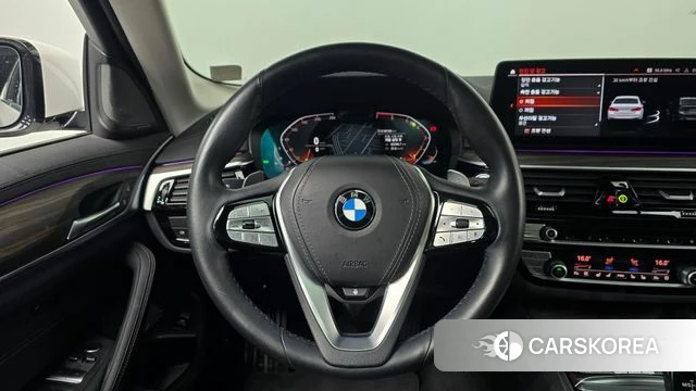 BMW 5 Series (G30) 2022 Белый из Кореи, фото 3