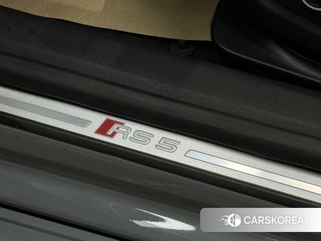 Audi RS 5 2020 Серебристо-серый из Китая, фото 3